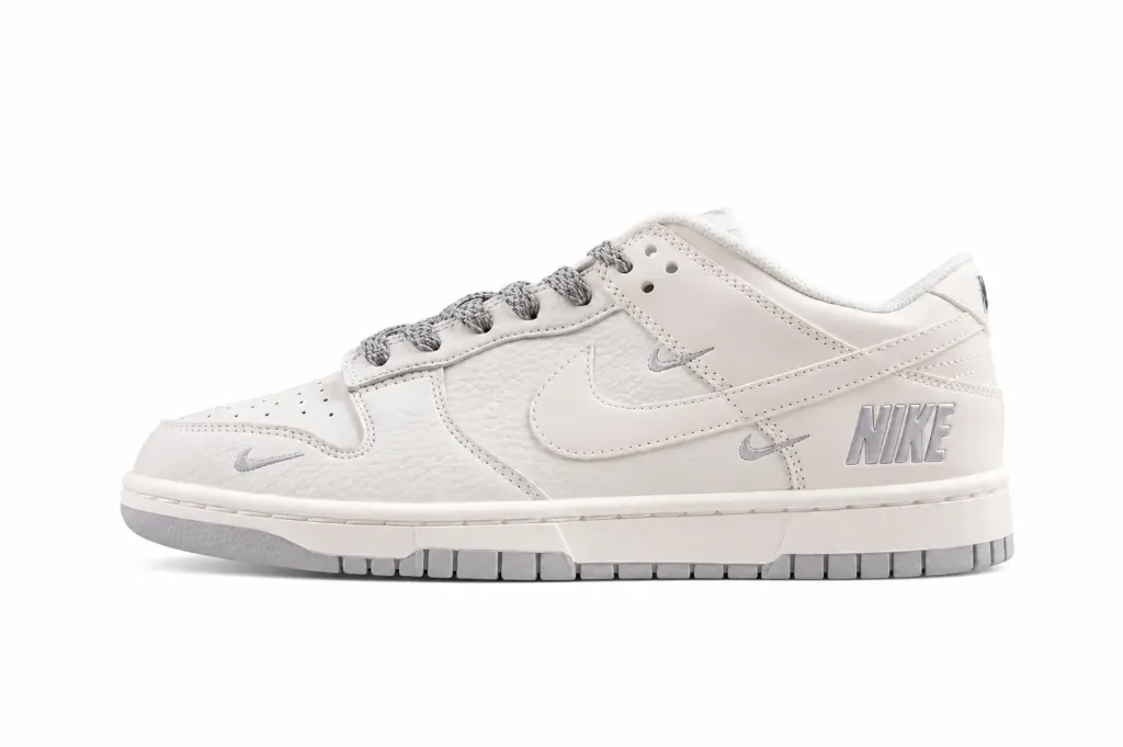 Dunk Low Mini Swoosh White Grey (34)