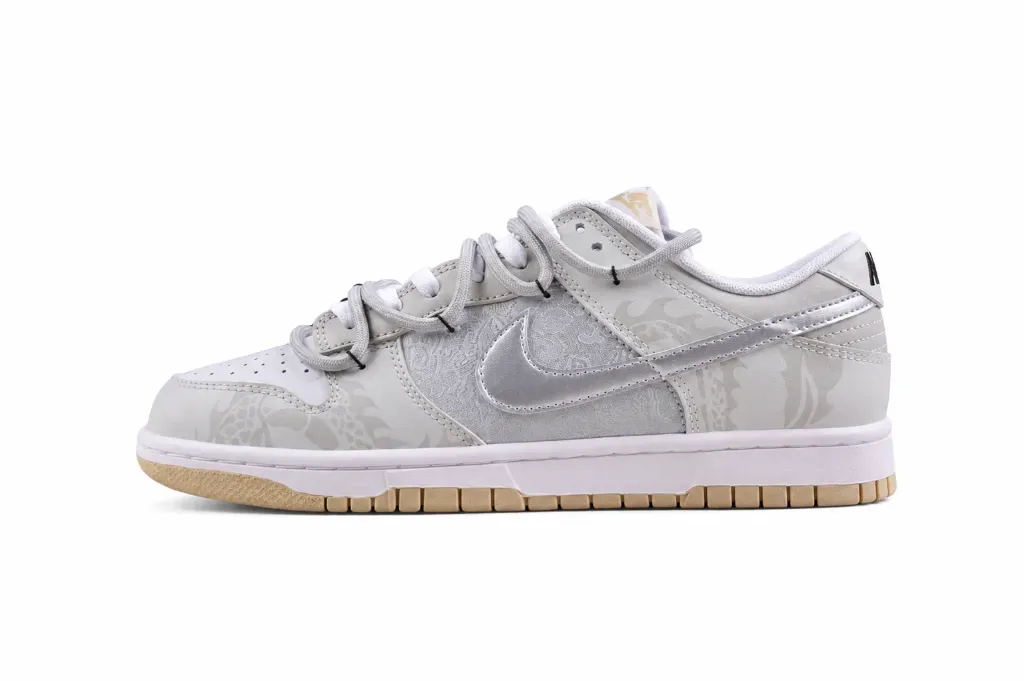 Dunk Low Silver Dragon