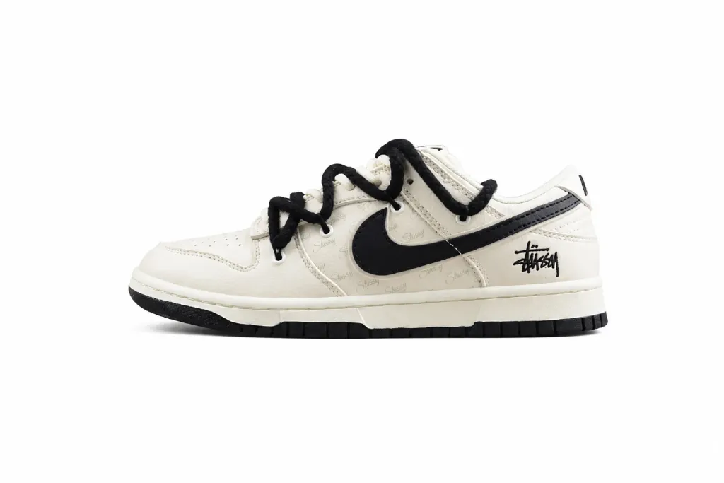 Nike SB Dunk Low Stüssy Fossil Black