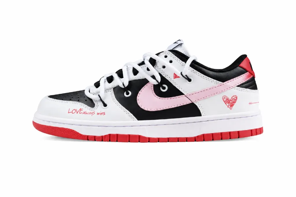 Nike SB Dunk Low Love Always Wins