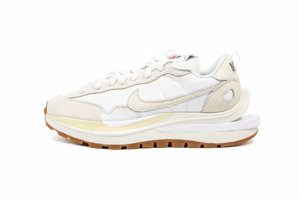 Nike x sacai VaporWaffle Sail Gum (34)
