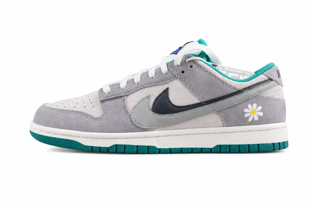Nike Dunk Low Daisy Grey (34)