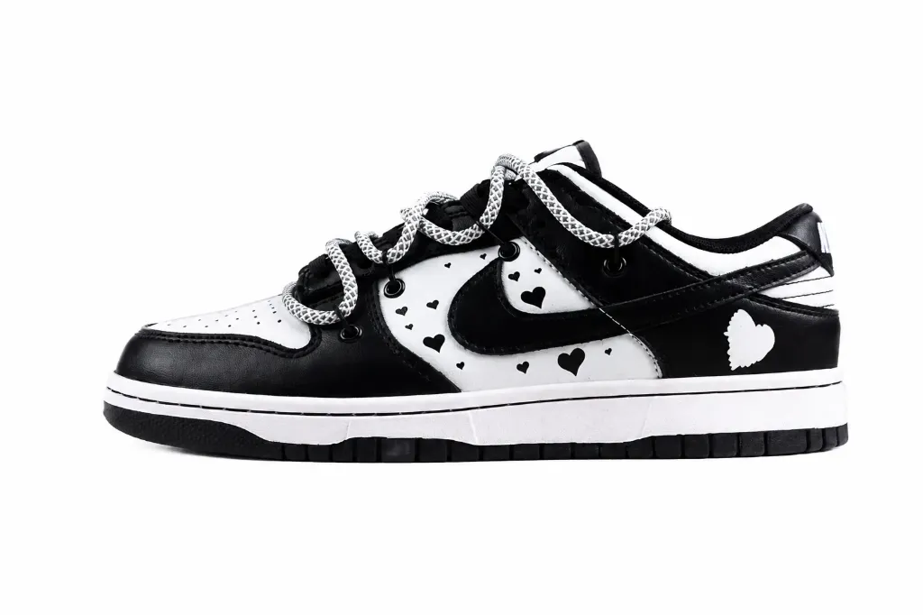 Nike Dunk Low Black Hearts
